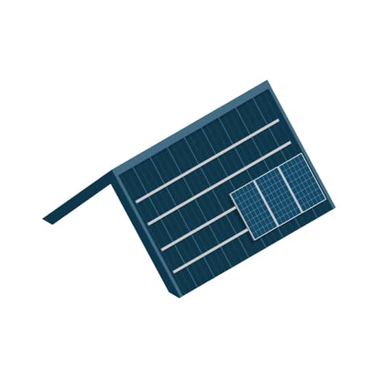 Ett tak med mörkblå plåt sett uppifrån, där tre solpaneler är monterade på metallfästen på ena sidan av takytan. Bilden visar hur solceller kan installeras på ett plåttak.